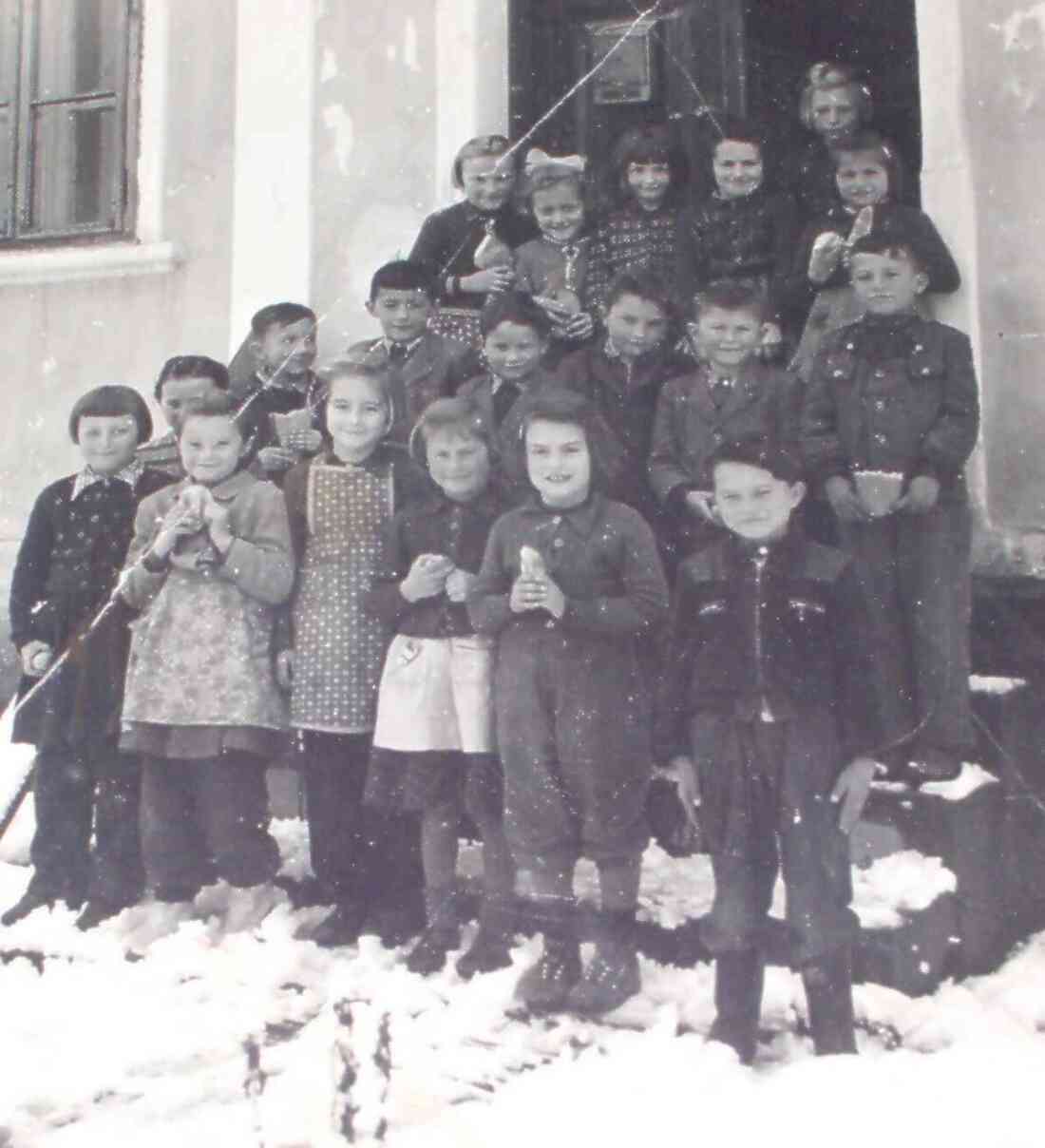 Jahrgang 1950 - Volksschule bzw. evangelische Kirche Jabing